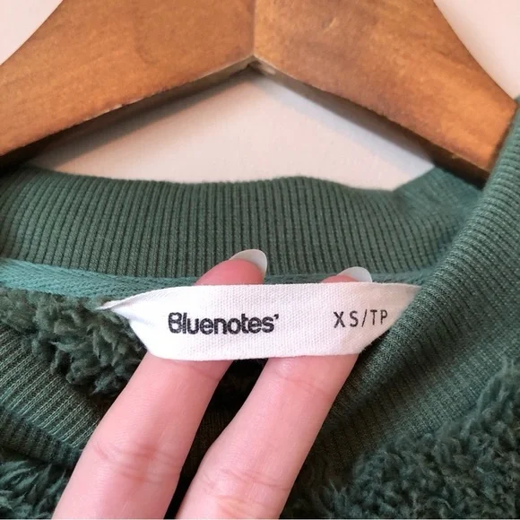 ✨$8 CLEAR-OUT✨ Bluenotes Sherpa Christmas Holiday Ok But First Presents Sweater - Picture 9 of 12